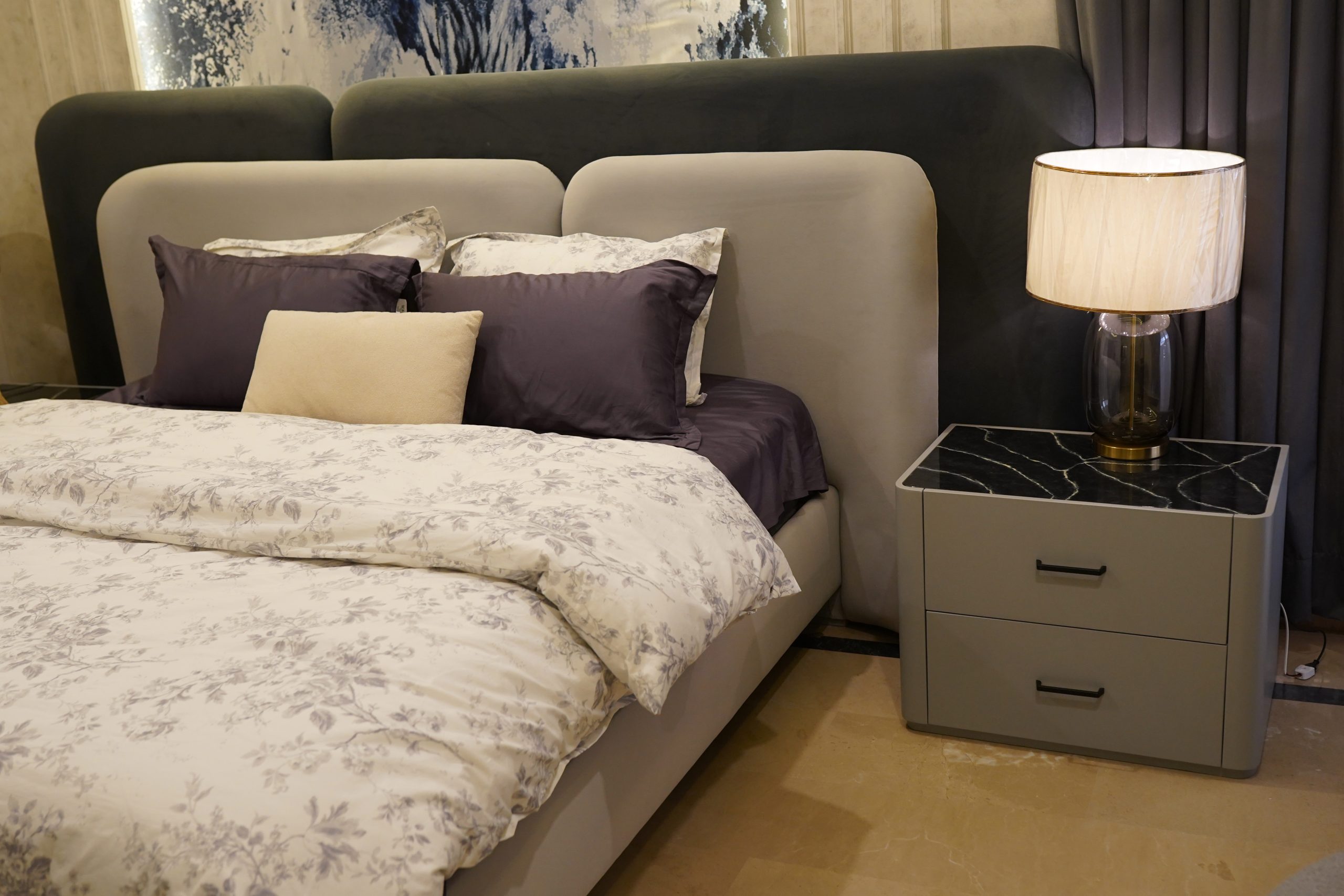 Modern Upholstered Platform Bed with Curved Headboard - Grey & Beige Two-Tone Design - Image 5